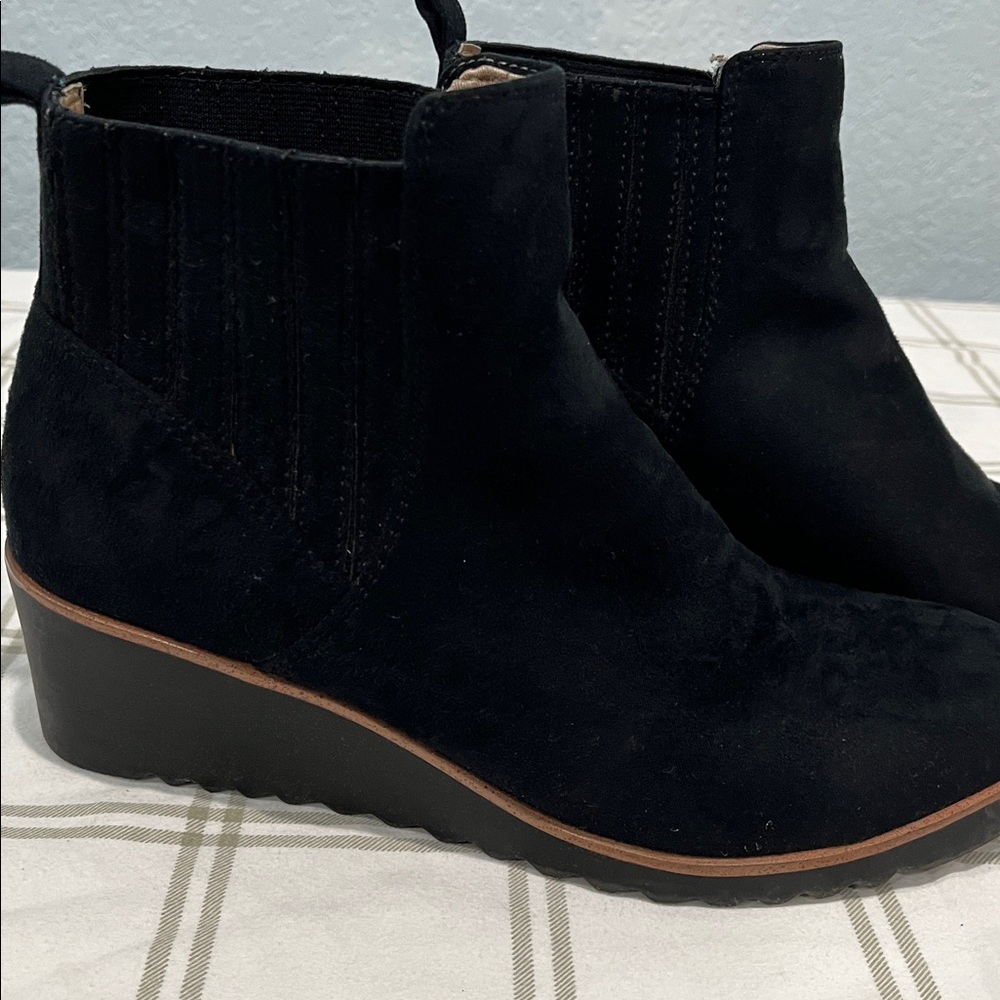 Lifestride Velocity 2.0 Black Suede Ankle Wedge Boots Size 8 - Picture 10 of 11